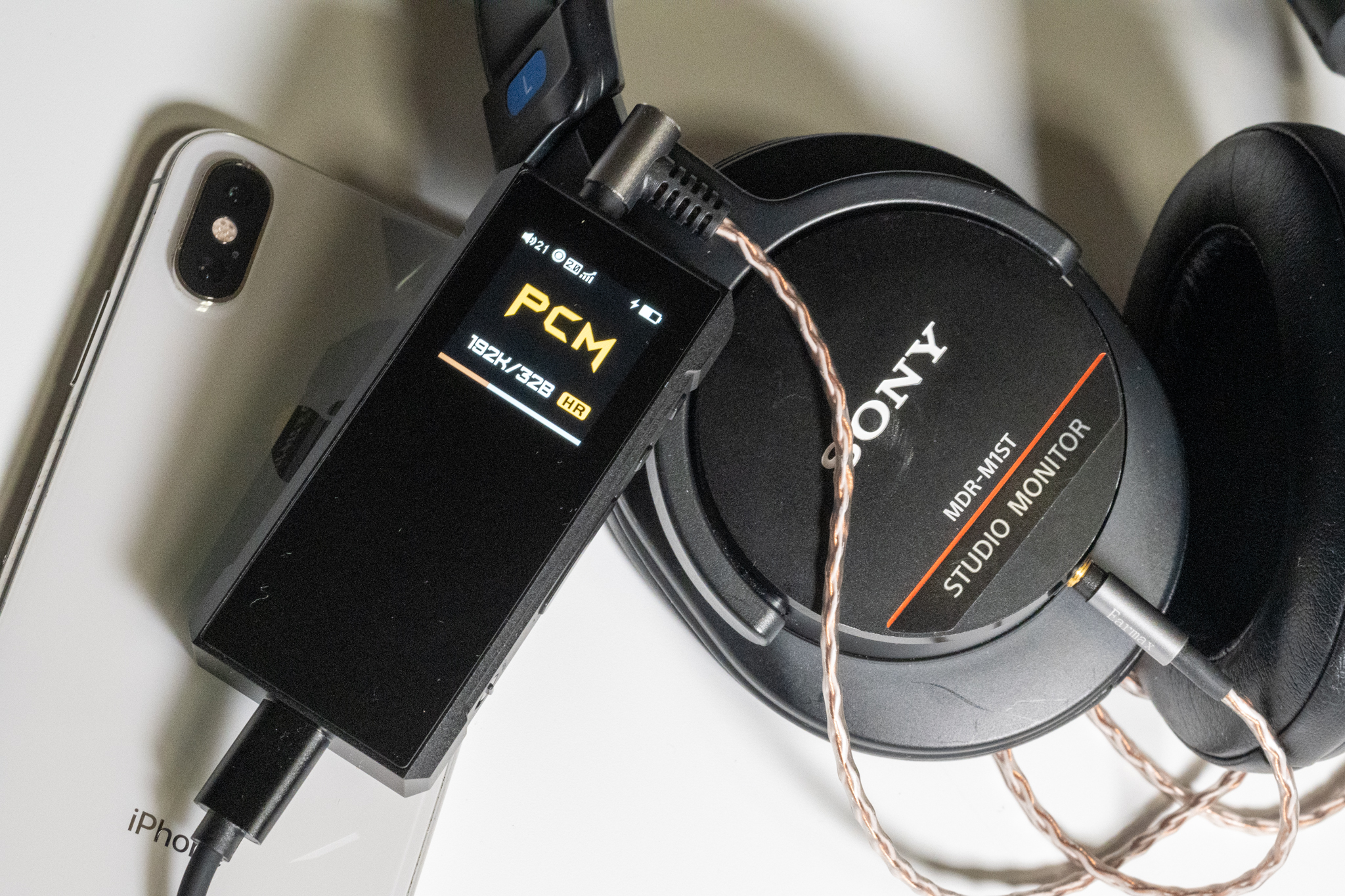 FiiO BTR7 Bluetoothレシーバー ＋lightning ケーブル-